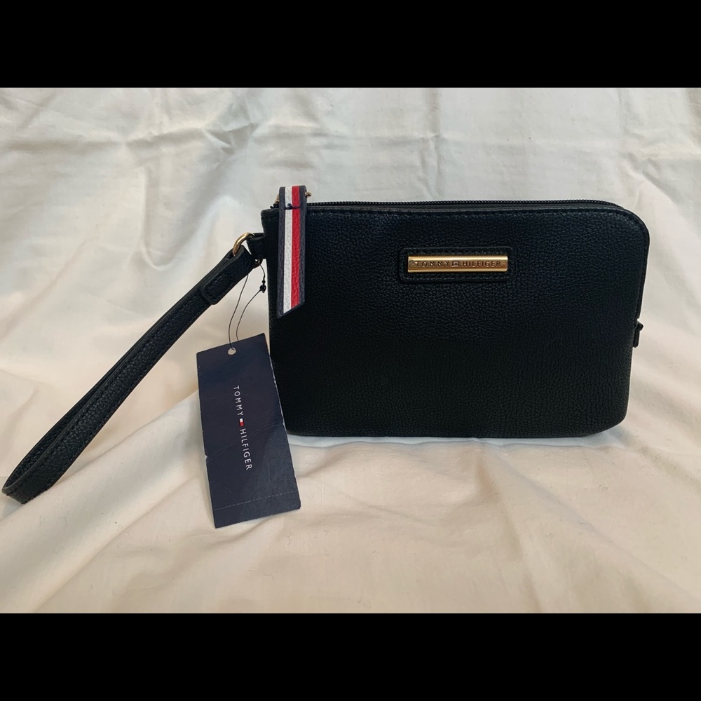 NWT Tommy Hilfiger black wristlet!!